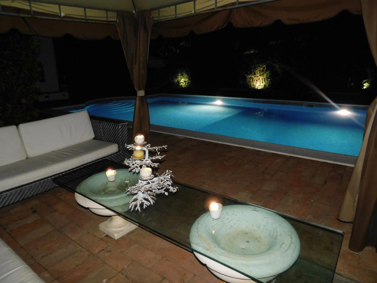 Appartamento con piscina immersa nel verde Cascina Esterno foto