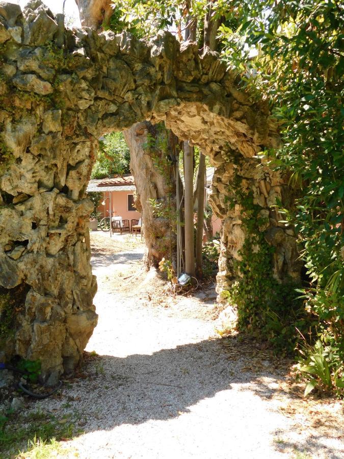 Appartamento con piscina immersa nel verde Cascina Esterno foto